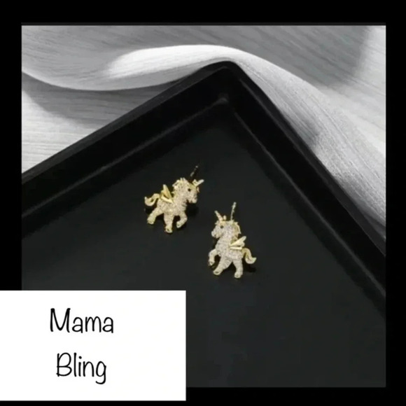 Winged Unicorn Pegasus 18k Gold Plated Crystal Stud Earrings NWT - Picture 3 of 3